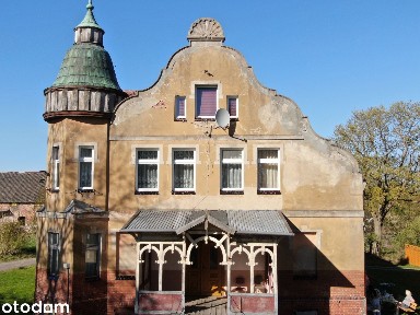 Dworek z działką 5818 m² blisko morza