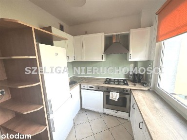 Ul. Perłowa, C.O., C.W. Z Sieci Miejskiej, Balkon