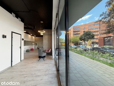 Lokal na parterze,w ścisłym centrum z dużą witryną