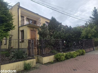 Dom do zamieszkania z garażem w Płocku
