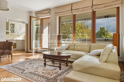 Apartamentowiec / Garaż / Komórka / Loggia