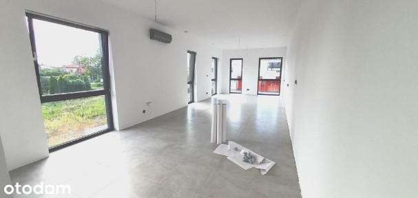 Lokal użytkowy, 64 m², Chotomów