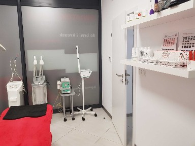 Lokal usługowy 70 m² - gotowy salon beauty / gabinety / 2 parkingi - Kłobucka 23B