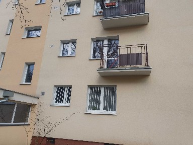 Bezpośrednio 2 pokoje, widna oddzielna kuchnia, przechodni salon