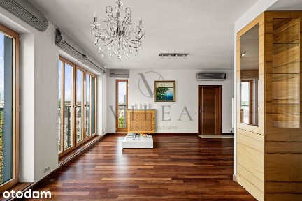 Kameralny Apartamentowiec | Ostatnie Piętro