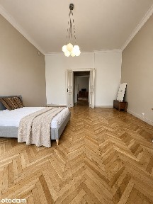 Wyjątkowe mieszkanie dla miłośników kamienic i designu w sercu Łodzi