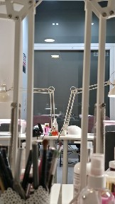 Stanowisko manicure i pedicure do podnajęcia