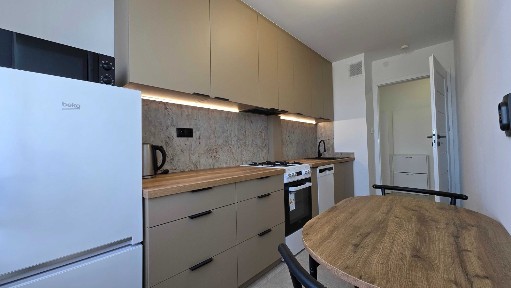 2 pokoje | 40 m² | 7. piętro | generalny remont | balkon | Sportowa Rzeszowa