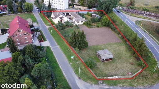 Dom poniemiecki 240m2, zabudowania gospodarcze, działka 40 arów