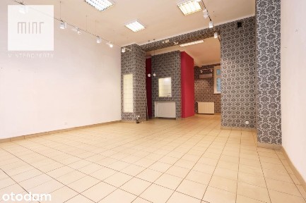 Lokal z witryną, parter