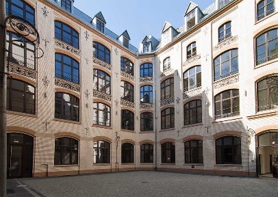 Rzeźnicza 28! Centrum miasta - lokal parterowy 342mkw + 65mkw ogródka