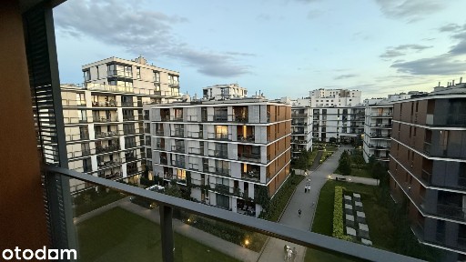 Dwupokojowe mieszkanie z balkonem i parkingiem na Mokotowie
