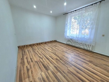 Unikat! Jasne 2 pokoje na PARTERZE po remoncie, C.O. z sieci + piwnica i strych - Zawiercie (Do wejścia / Usługi)