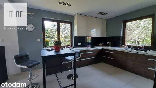 Dom 240m2 z basenem. Zielona okolica. Bronowice.