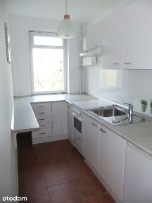 BLISKI ŻOLIBORZ - 3 niezależne pokoje z widną kuchnią - 48 m2.