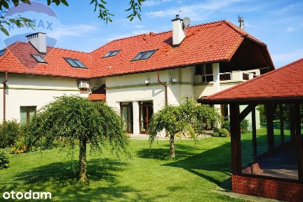 Rezydencja z krytym basenem | 54 ary |