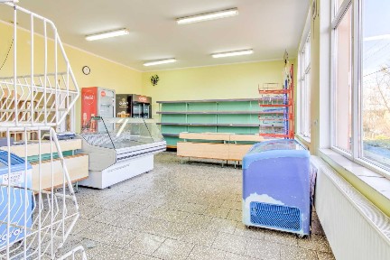 Budynek handlowo-usługowy 100,60 m² z dużymi witrynami - centrum miejscowości Danowo