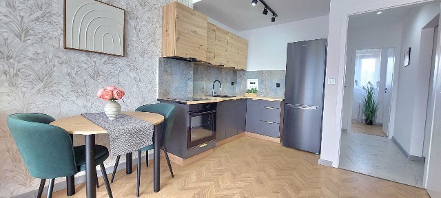 Spółdzielcze własnościowe trzy pokoje po remoncie blisko plaży prywatnie