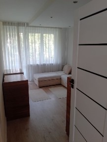 Sady 3 pokojowe mieszkanie + salon z aneksem /Winda/ ul. Nowowiejska