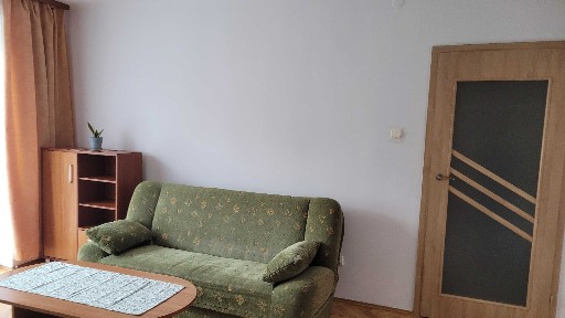 40 m2, I piętro, duży balkon i osobna duża kuchnia z funkcją spania