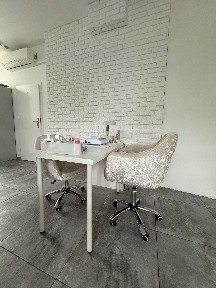 Wynajmę przestrzeń na stanowisko do manicure