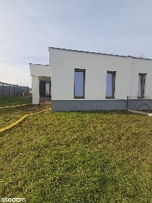 Nowoczesny dom w zabudowie bliźniaczej - 91 m², Chełmce