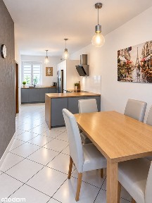 Dom piętrowy, wolnostojący 320m2, działka 466m2, os. Winiary, Kalisz