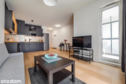 Nowy apartament z balkonem z widokiem na morze