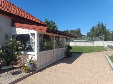 Dom + Stajnia + jezioro