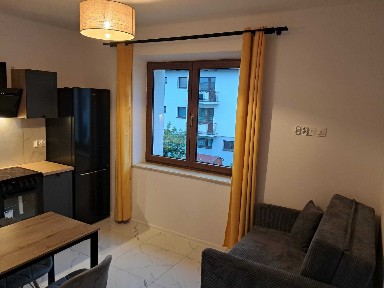 Wynajmę BEZCZYNSZOWE mieszkanie 35m2 w centrum Myślenic