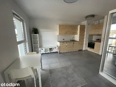 Kawalerka z miejscem garażowym przy wyjeździe na DTŚ