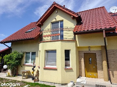 Dom jednorodzinny z dużym ogrodem w Dobrej