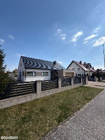 Nowoczesny dom parterowy z garażem dwustanowiskowym