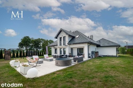 DOM z 4 sypialniami i zaletami lokalizacji