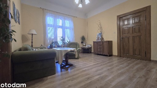 Eklektyczne mieszkanie w zabytkowej willi !
