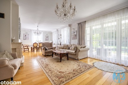 Kanon ponadczasowej elegancji! Klasa i jakość przy Modrzewiowej.