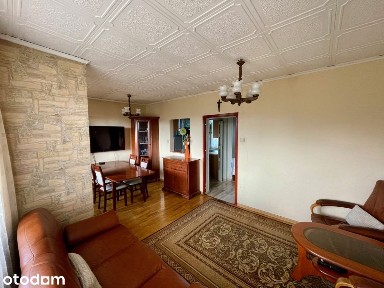 Duży balkon z widokiem na Beskidy