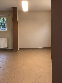 Wynajmę lokal handlowo-usługowy 112 m² (wydzielone biuro + WC) Brzeg, Kwiatowa 2