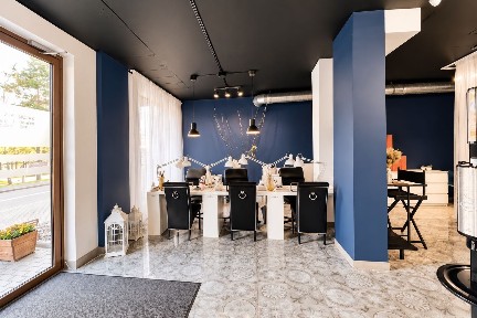 Wynajmę stanowisko manicure i pedicure NanaNails Praga-Południe Booksy 4,9
