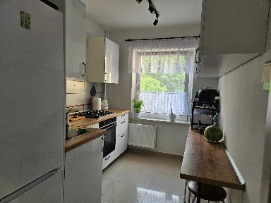 Ozimek - mieszkanie 48,3m², 2 pok.+ garaż 16m² -75 tyś. zł.