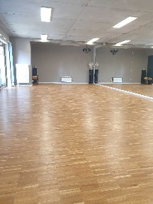 Sala 1 taniec lustra70m taneczna na wyłączność parking gratis