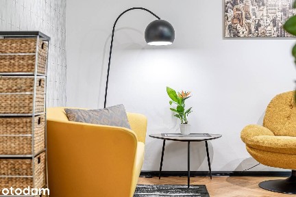 300 m Central Station, NO AGENT FEE, Balcony + Storage
