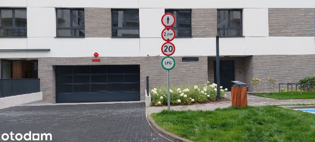 /Parking, miejsce postojowe ul.Prandoty Bezposrednio
