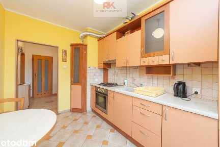 Do sprzedania mieszkanie (2 pokoje, duży balkon, parking, niski czynsz