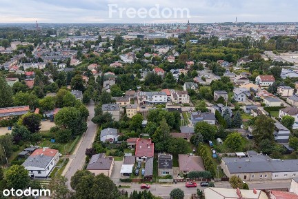 Działka budowlana 400 m² z domem do remontu