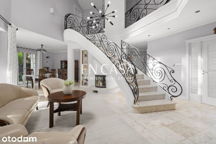 Unikatowy dom, 220 m², po remoncie, Bemowo