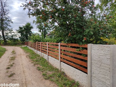 Urocze siedlisko z 2 domami w spokojnej okolicy