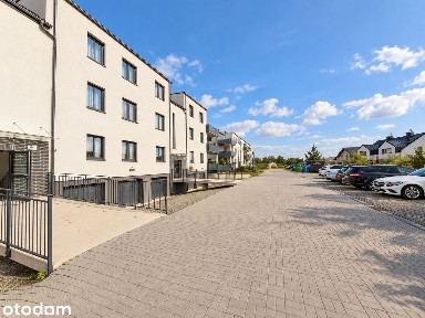 Na sprzedaż przestronne, umeblowane mieszkanie gotowe do wprowadzenia.
