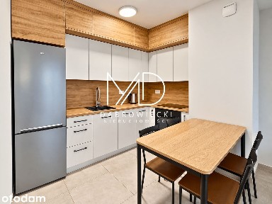 Komfortowy Apartament 2-pok. Z Balkonem, Parking, C.O., ul. Karolinki