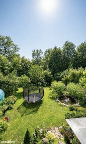 przestrzeń dla rodziny z komunikacją miejską